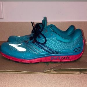 Brooks Women’s PureGrit 5 Trail-Running Shoes